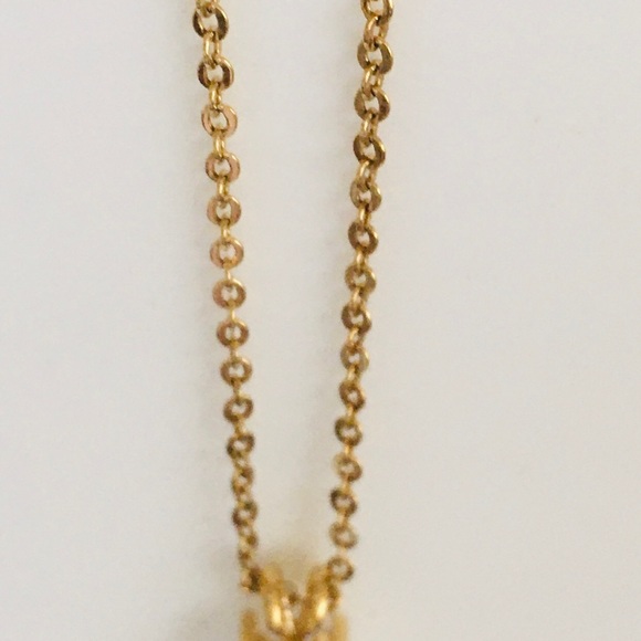 AVON Gold Tone Solitaire Cubic Zirconia Pendant - Picture 6 of 7